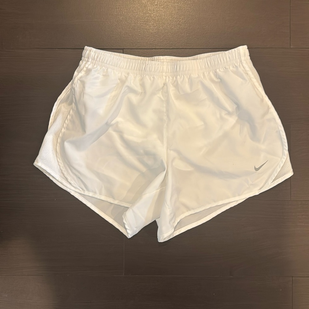 Nike girls dri-fit athletic shorts size L worn a few times in great condition